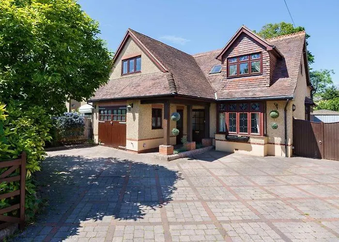 Grove Lodge