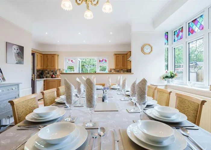 Grove Lodge